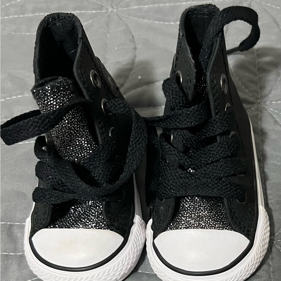 Infant Converse Hightops - Picture 2 of 9